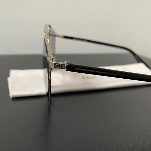 SOLD **DIOR REFLECTED SUNGLASSES** - Picture 4 of 11